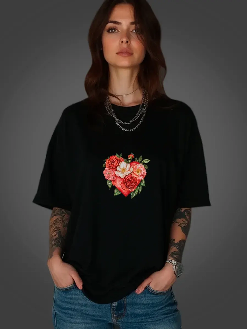 Футболка больших размеров с принтом сердце из цветов