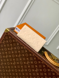 Louis Vuitton Sarah Wallet
