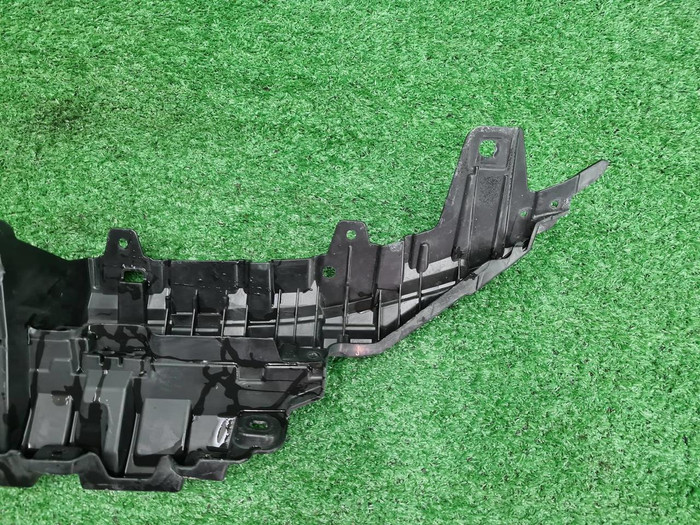 Кронштейн решетки радиатора Toyota RAV4 XA50 18-нв