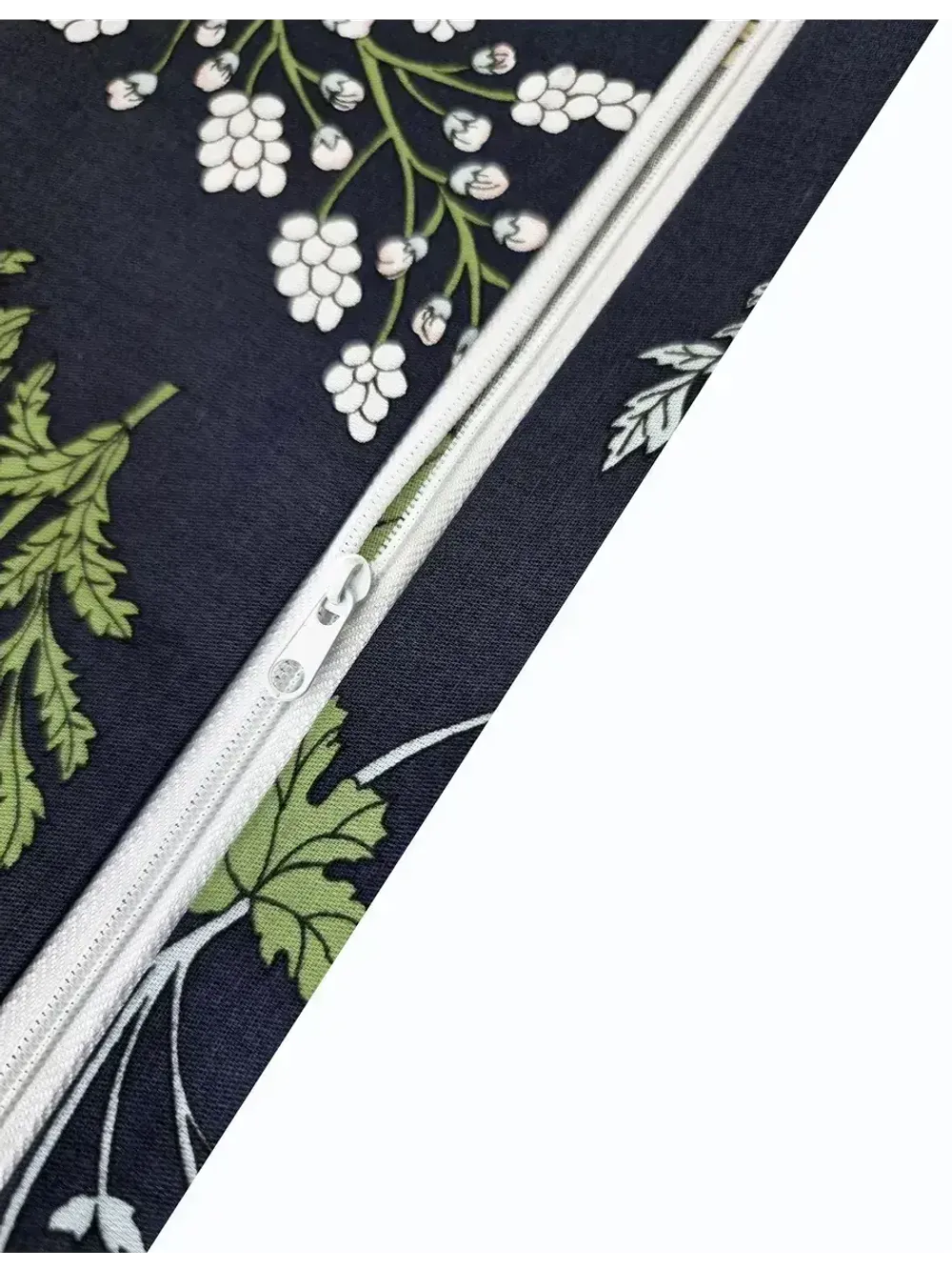 Постельное белье "Botany" евро наволочки 50х70 2шт Простынь на резинке 180х200 см Пододеяльник 200х215 см Сказка сатин