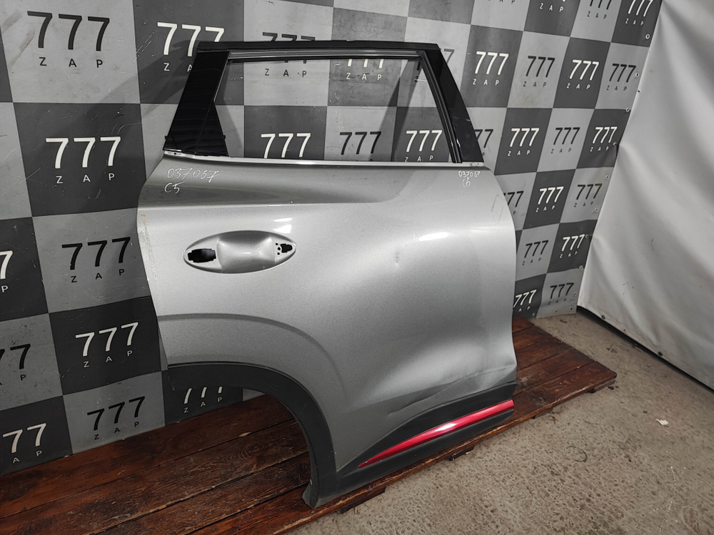 Дверь задняя правая Omoda C5 22-нв Б/У Оригинал 551001324AADYJ