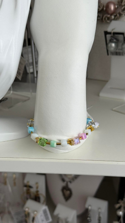 Браслет из микса кубиков Swarovski и гематита, оттенок золото