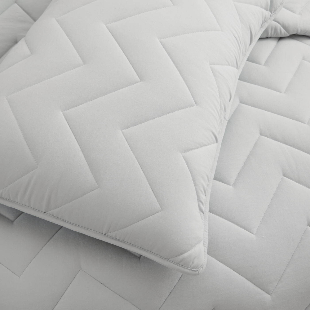 Покрывало 230х250 и 2 наволочки 50х70 Sofi De MarkO Робби серое