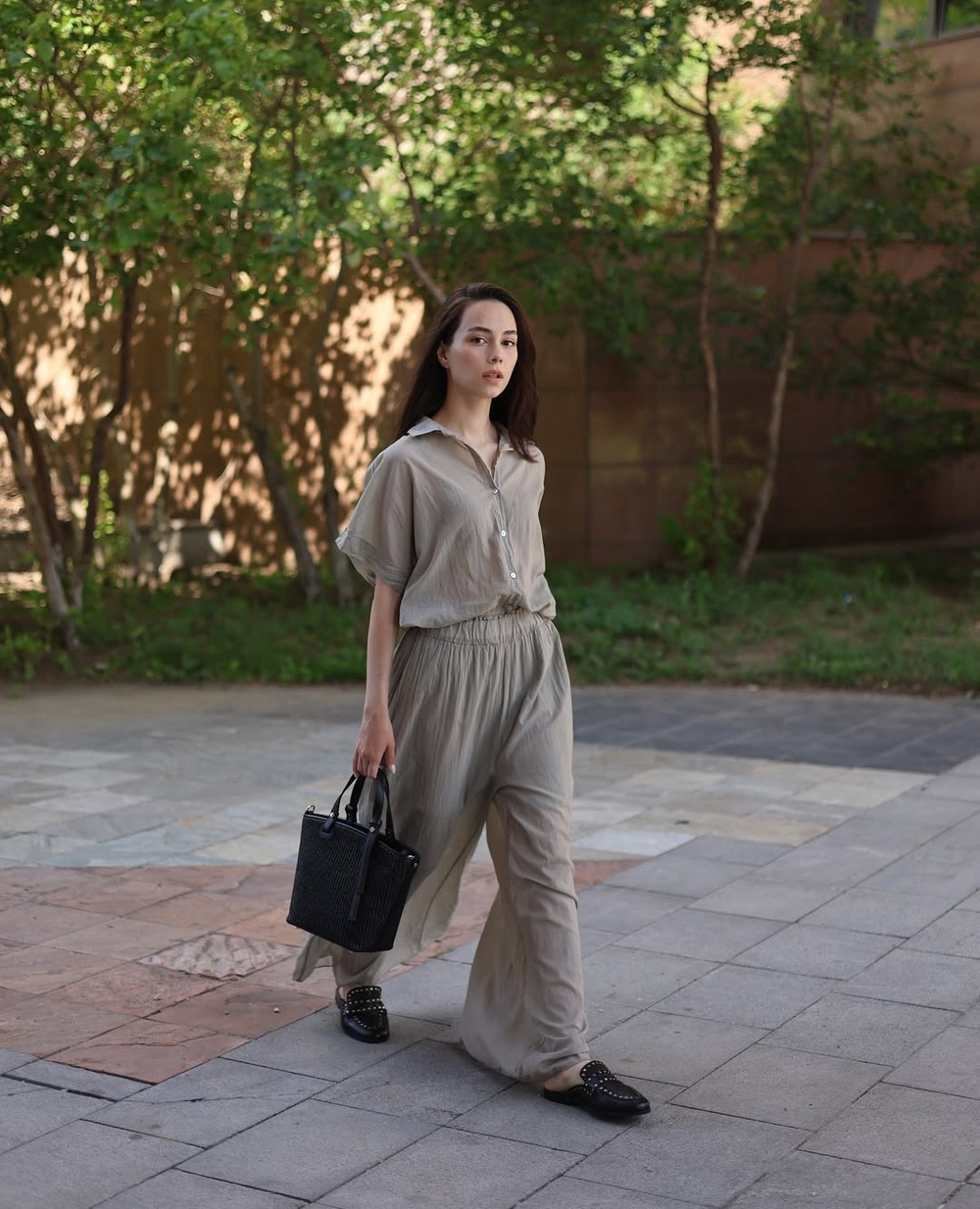 рубашка с воротником и с коротким рукавом