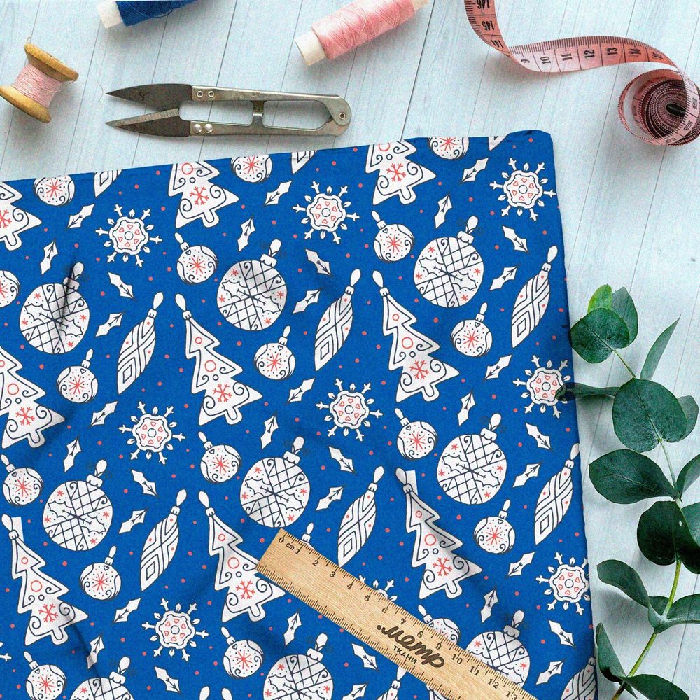 Ткань шелк Армани ёлочные игрушки на синем фоне