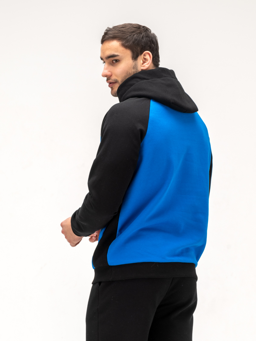 Костюм мужской спортивный. Синий/черный