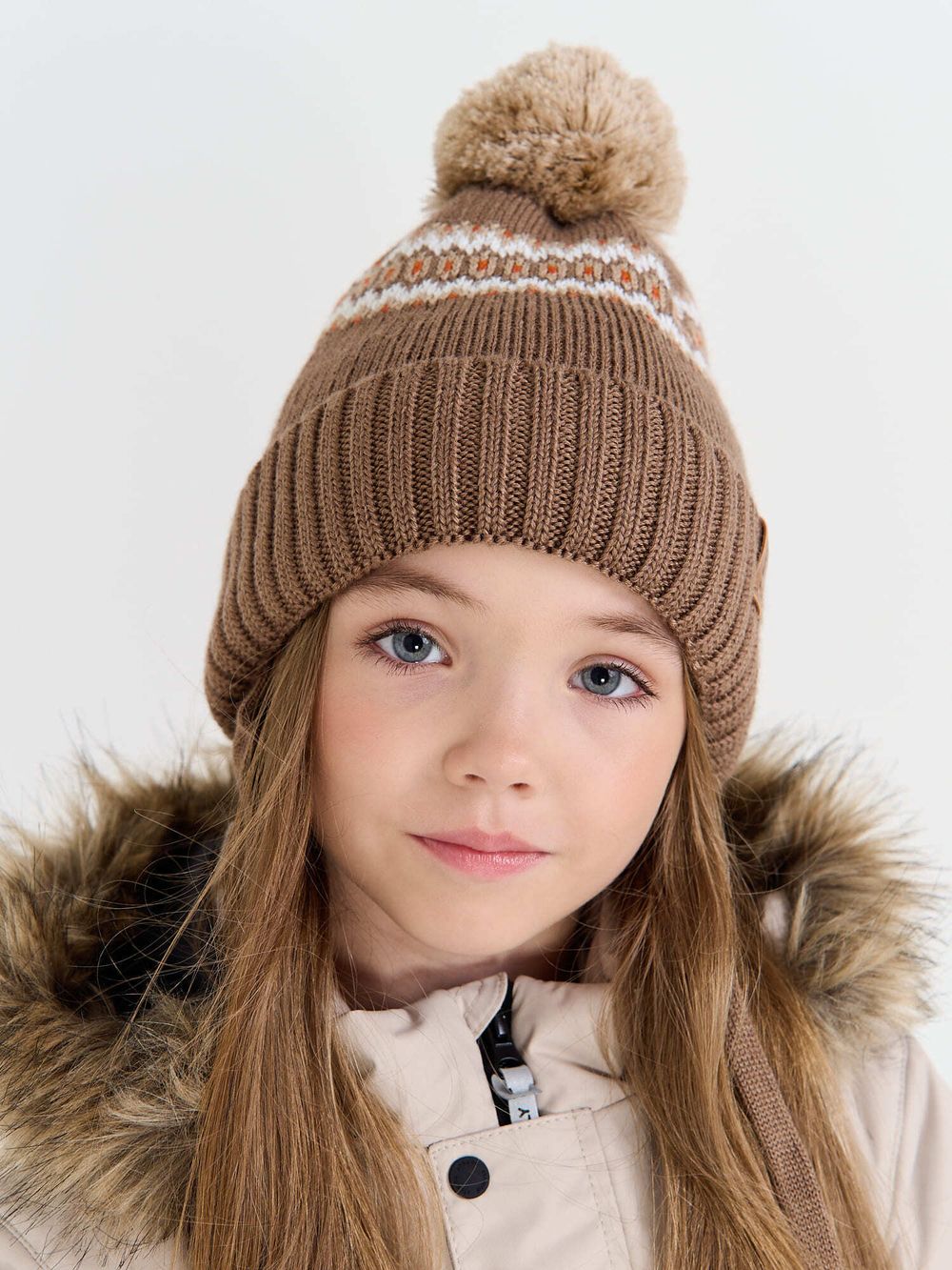 Шапка зимняя из смесовой шерсти с флисовым подкладом "Какао" на завязках