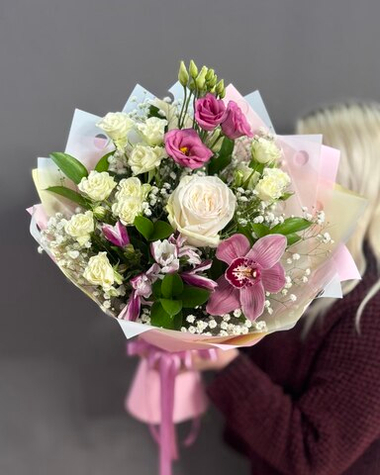 Авторский букет с орхидеей