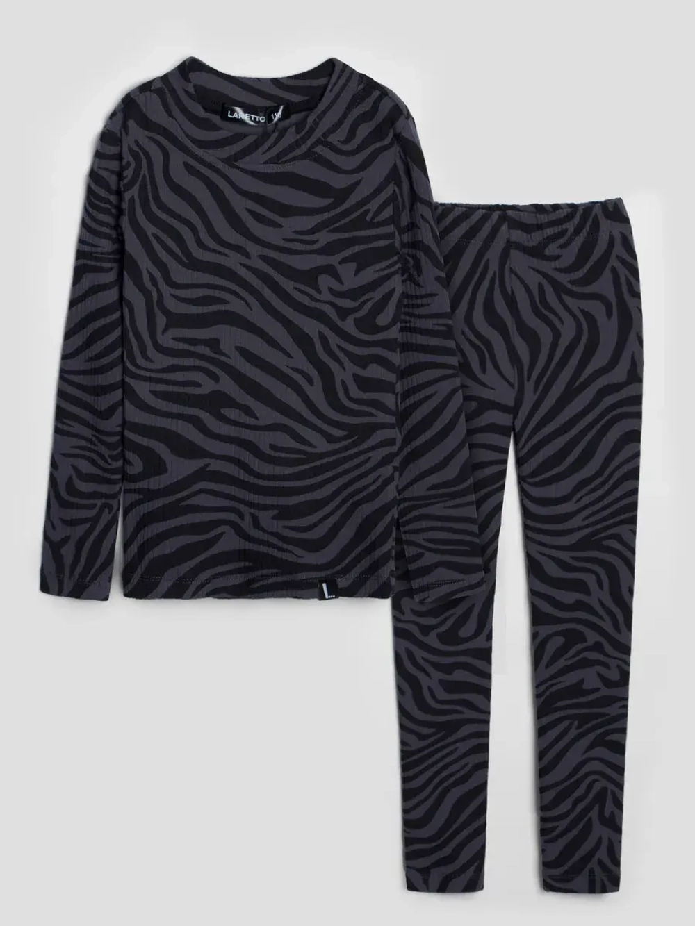 Черный костюм для девочки осенний