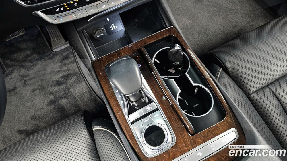 Kia The K9 (Quoris/K900) 3.8 GDI AWD (10.2020)