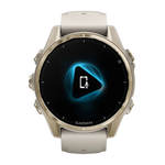 Спортивные часы Garmin fenix 8, 43 мм, AMOLED, сталь, сапфир, силиконовый ремешок цвета «серый туман»/«тёмный песчаник» Золотистый безель из нержавеющей стали, AMOLED-дисплей. Ремешок с классической застёжкой — на запястье обхватом 108–182 мм