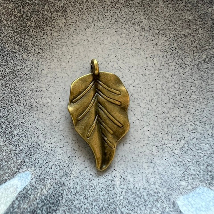 Подвеска дерево-лист. Античная бронза. Фурнитура для изготовления украшений и аксессуаров.