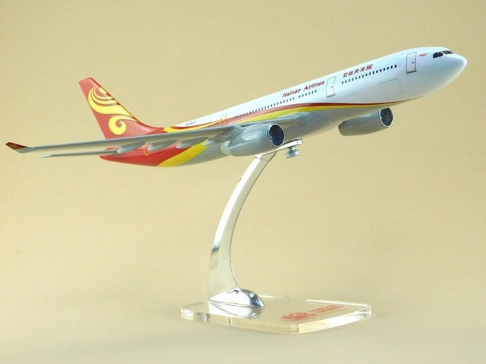 Модель самолета Airbus A330 (М1:144, Hainan Airlines)