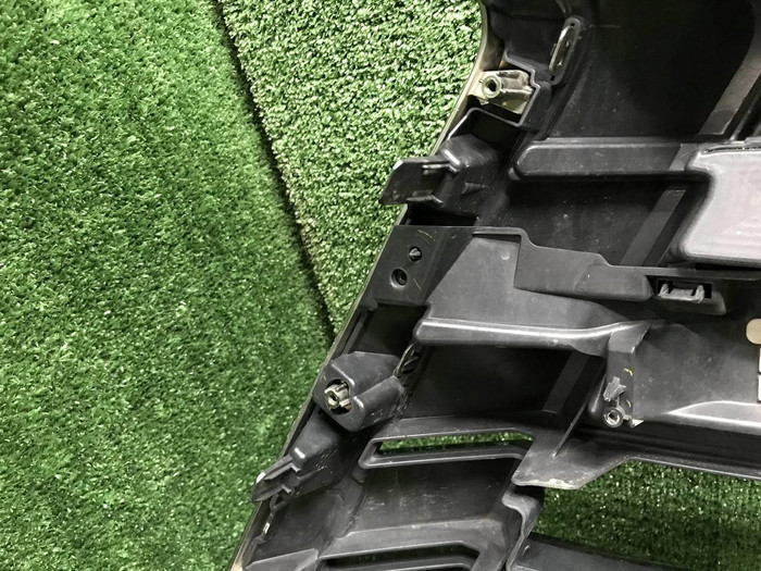 Решетка радиатора Lexus LX 3 (2015-2023)