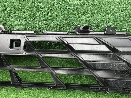 Решетка переднего бампера Geely Atlas 2 (23-нв)