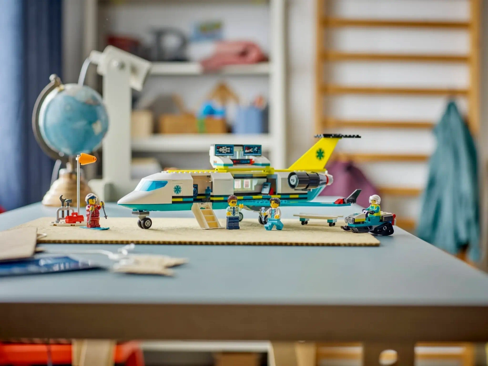 Конструктор LEGO City 60465 Самолет экстренной воздушной помощи