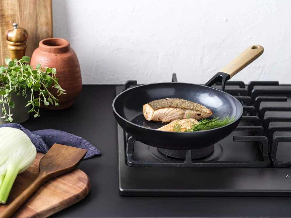 GreenPan - Сковорода Eco Smartshape 24см светлое дерево / артикул   CC006446-001  / GTIN 4894871007147