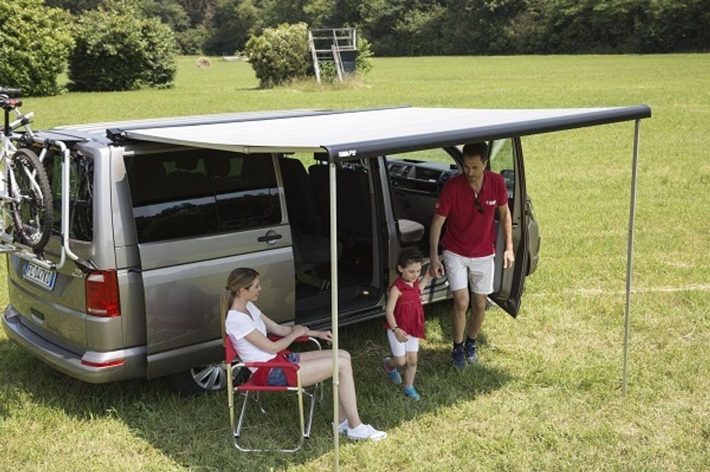 Маркиза Fiamma F40van 2.7м, накрышная механическая, корпус чёрный, полотно серое