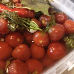 Помидоры черри маринованные / 300 гр + рассол Помидоры черри маринованные / 300 гр + рассол