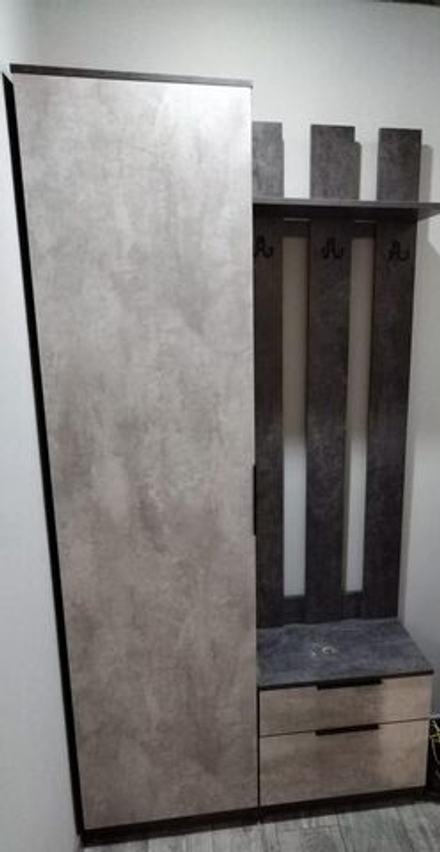 Прихожая со шкафом