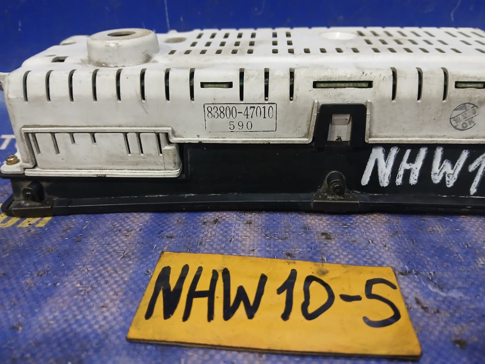 Щиток приборов TOYOTA PRIUS 1998