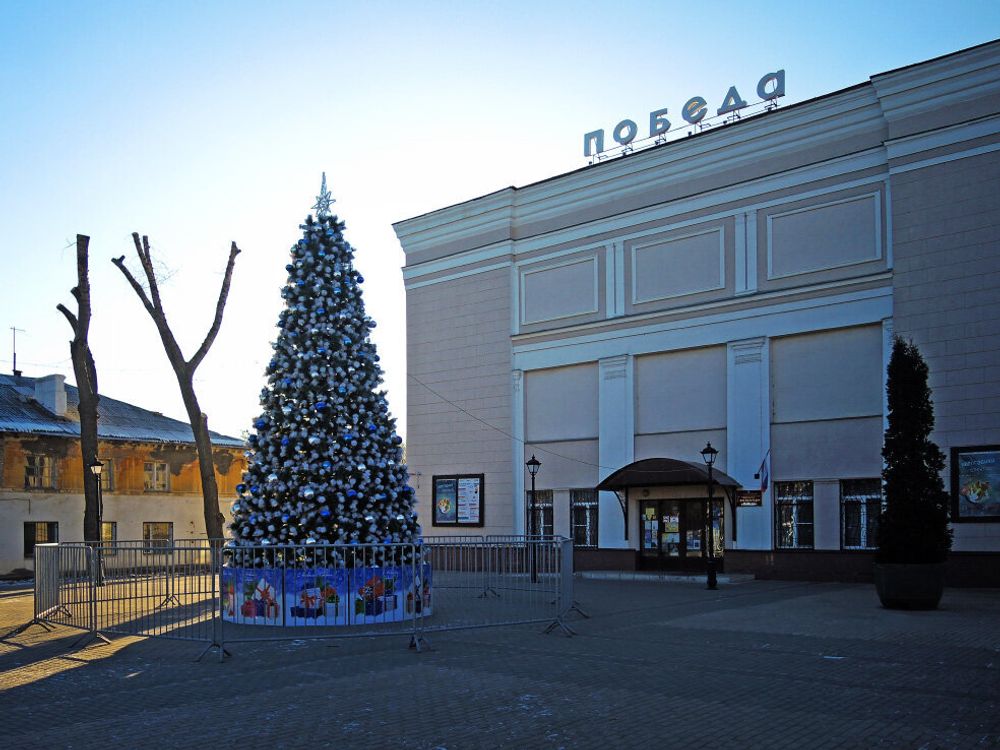 Уличная елка каркасная "Уральская сосна" (бело-зеленая леска) от 4 до 30 м