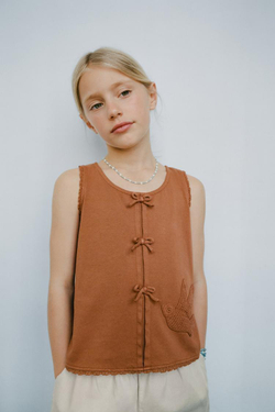 ZARA ТРИКОТАЖНЫЙ ТОП С ДЕТАЛЯМИ ИЗ КРУЖЕВА КРОШЕ, ЧЕРЕПИЧНЫЙ