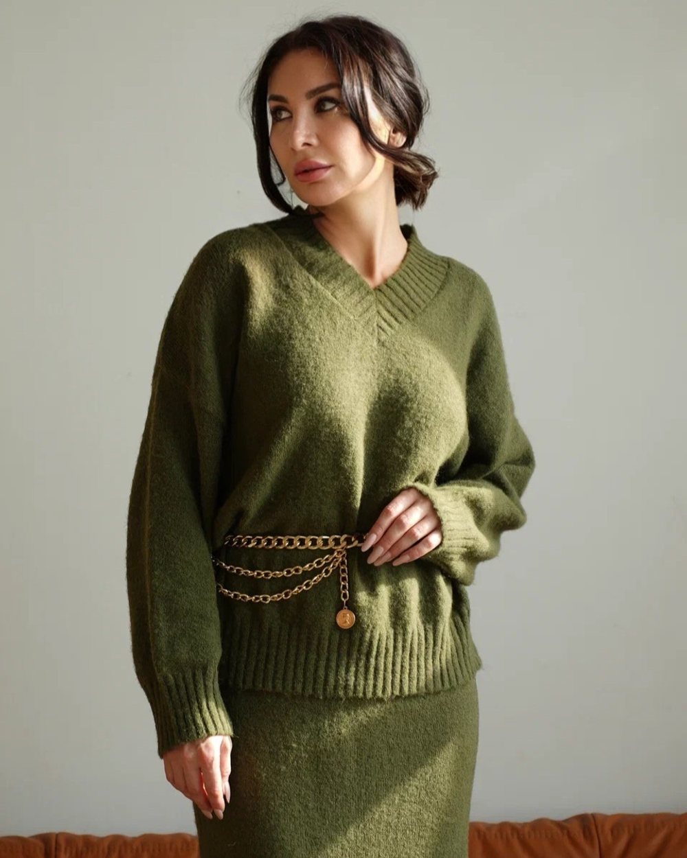 Костюм "Теплая нежность" с юбкой в оттенке молодого мха