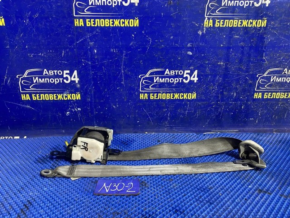 Ремень безопасности передний правый NISSAN R'NESSA 1997