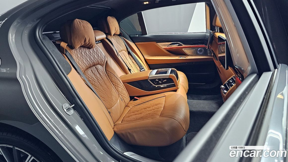 BMW 7 Series (G11) (06.2022)