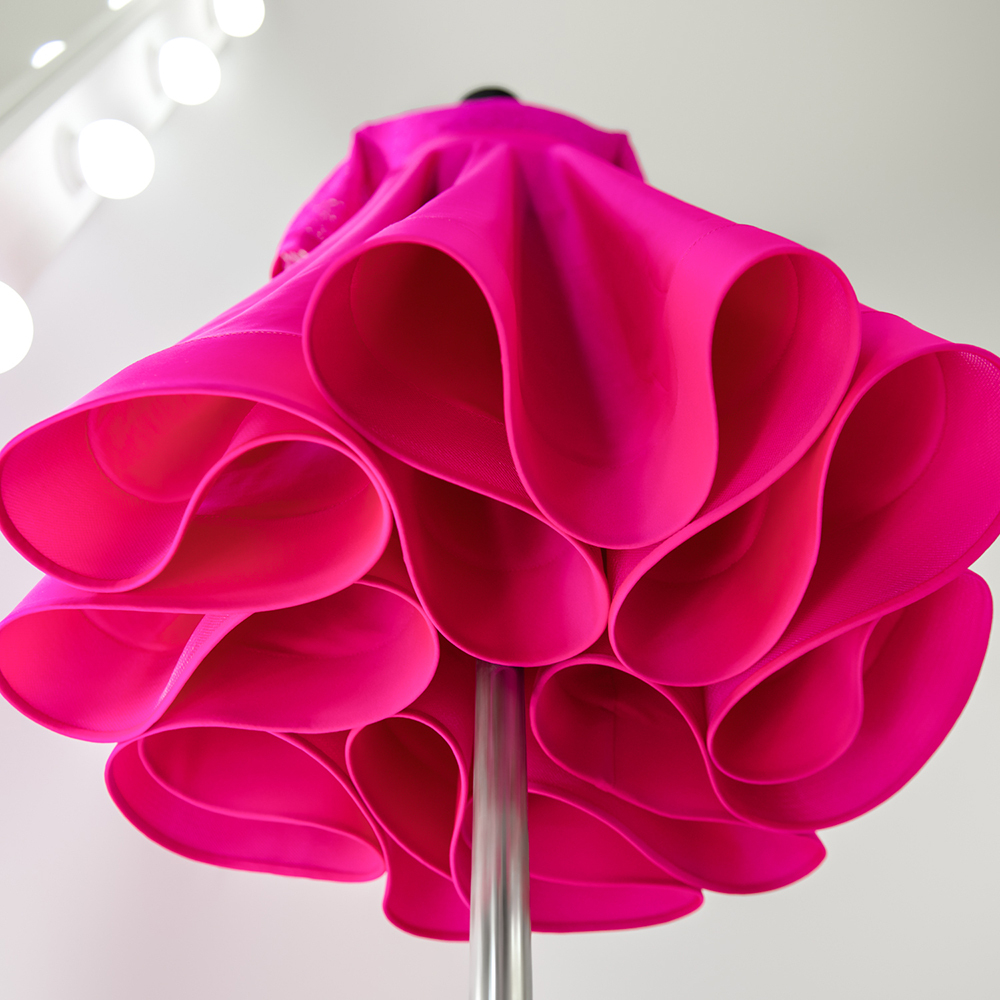 яркое платье для танцев