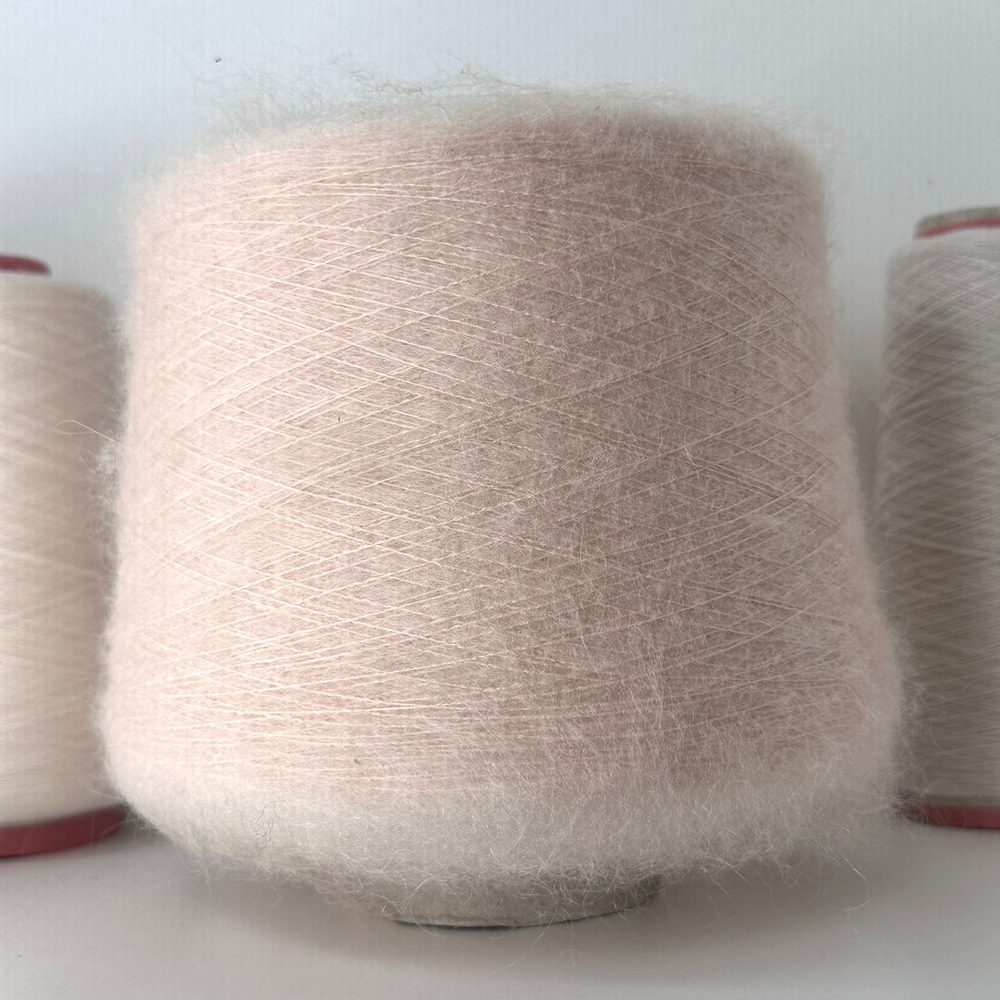 DALI - Lineapiu; 18% baby альпака, 18% кидмохер, 36% п/c, 28% п/a; 950м/100гр; col.MC626N, цвет: розовая пудра