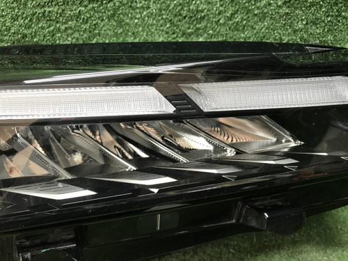 Фара правая Geely Coolray (2023-н.в.) LED