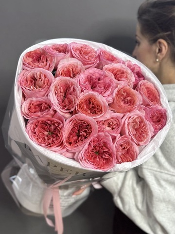 Монобукет из 21 пионовидной розы сорта "Пинк Экспрешн"