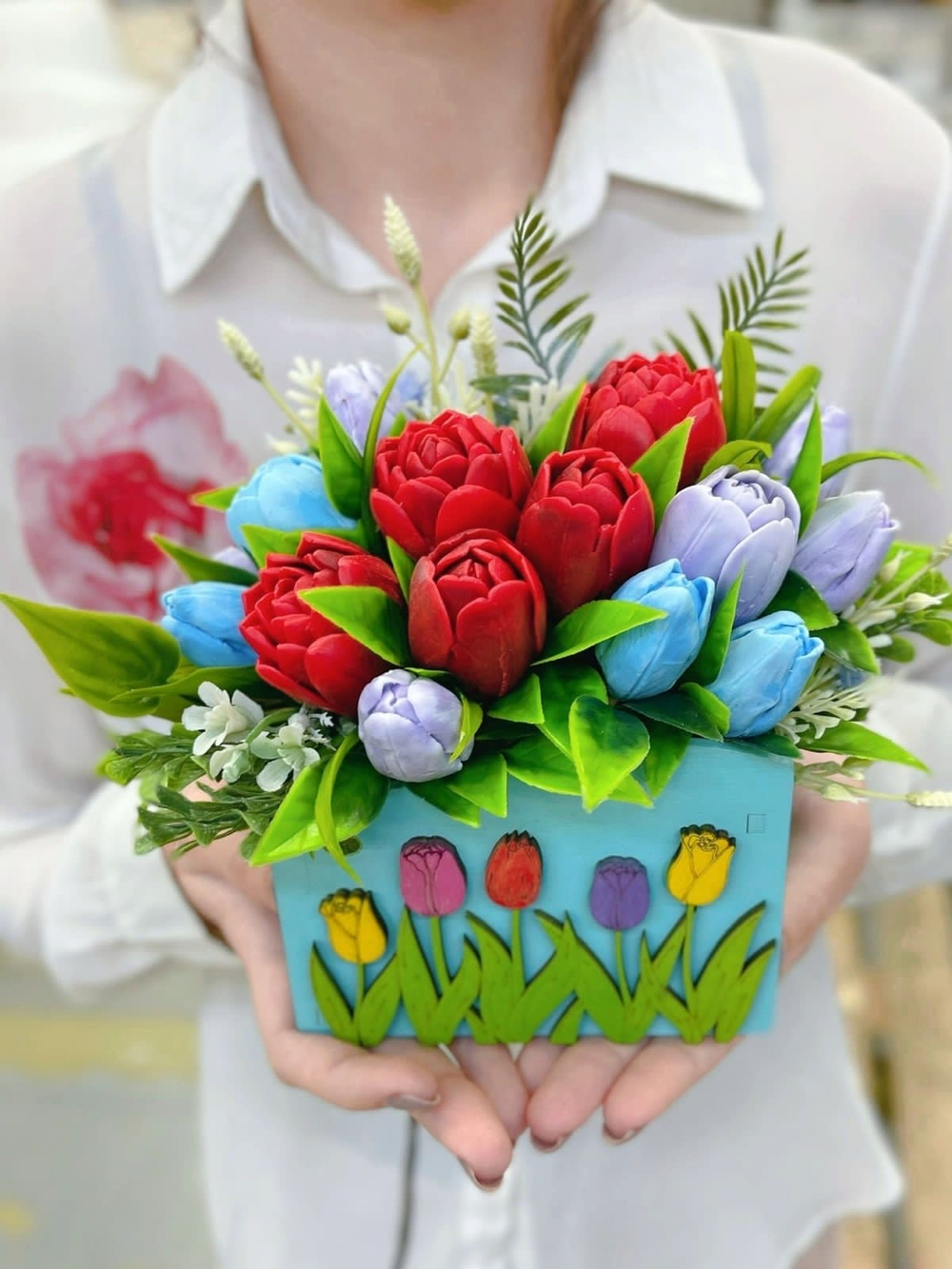 Букет из мыла "Море тюльпанов, бирюзовый бокс"