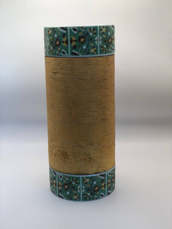 Ваза фарфоровая с берестой. Коллекция  Изразец Коломенское. Цветы. Бревно (Log).