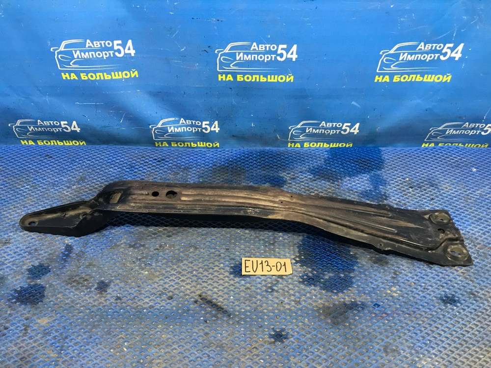 Балка передняя продольная NISSAN BLUEBIRD 1993