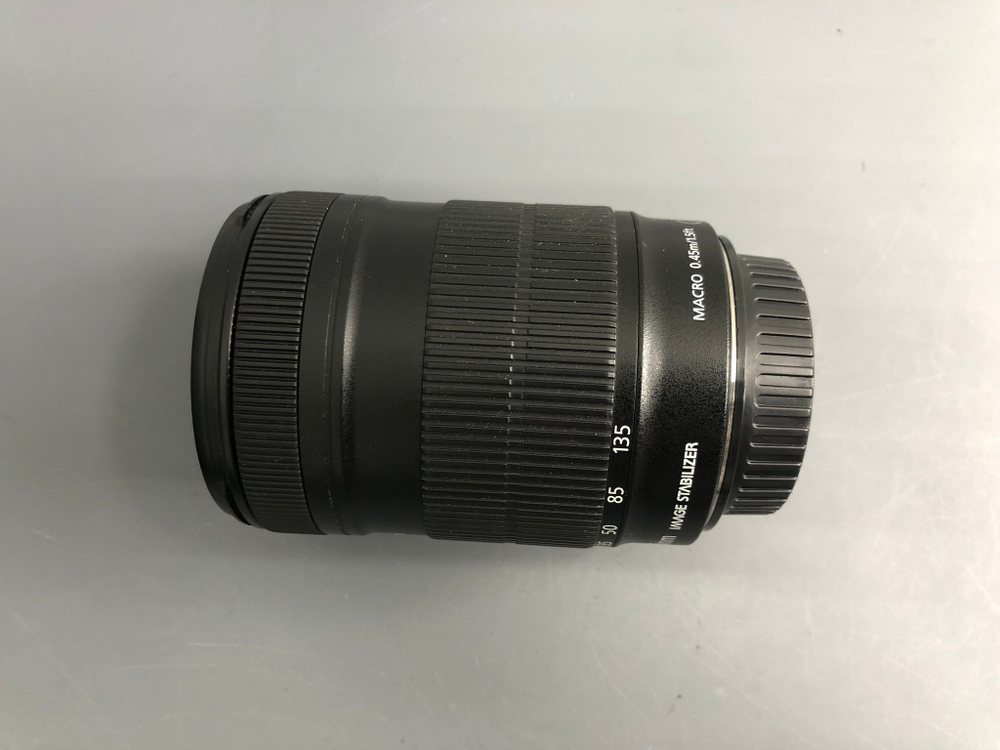 Canon EF-S 18-135mm 3.5-5.6 IS