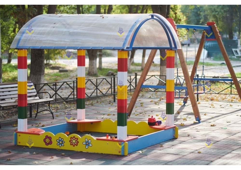 Песочница с навесом