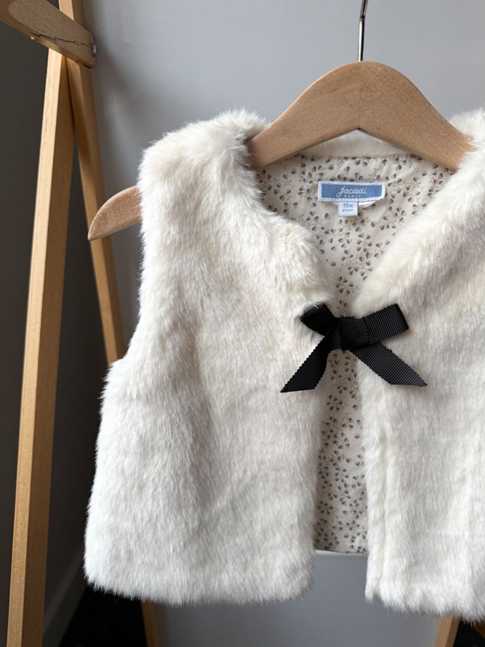 Жилет из экомеха Jacadi, 86