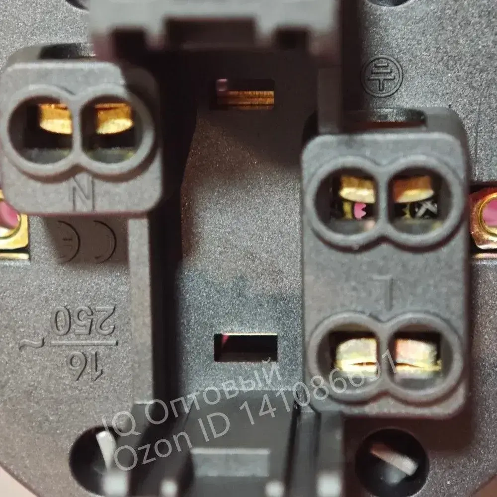 Розетка двойная с рамкой с заземлением встраиваемая 1 шт,черный