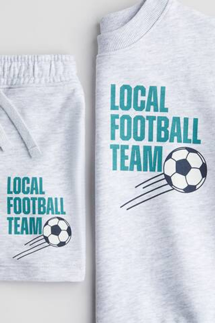 H&M Комплект из толстовки и шорт с принтом, светло-серый