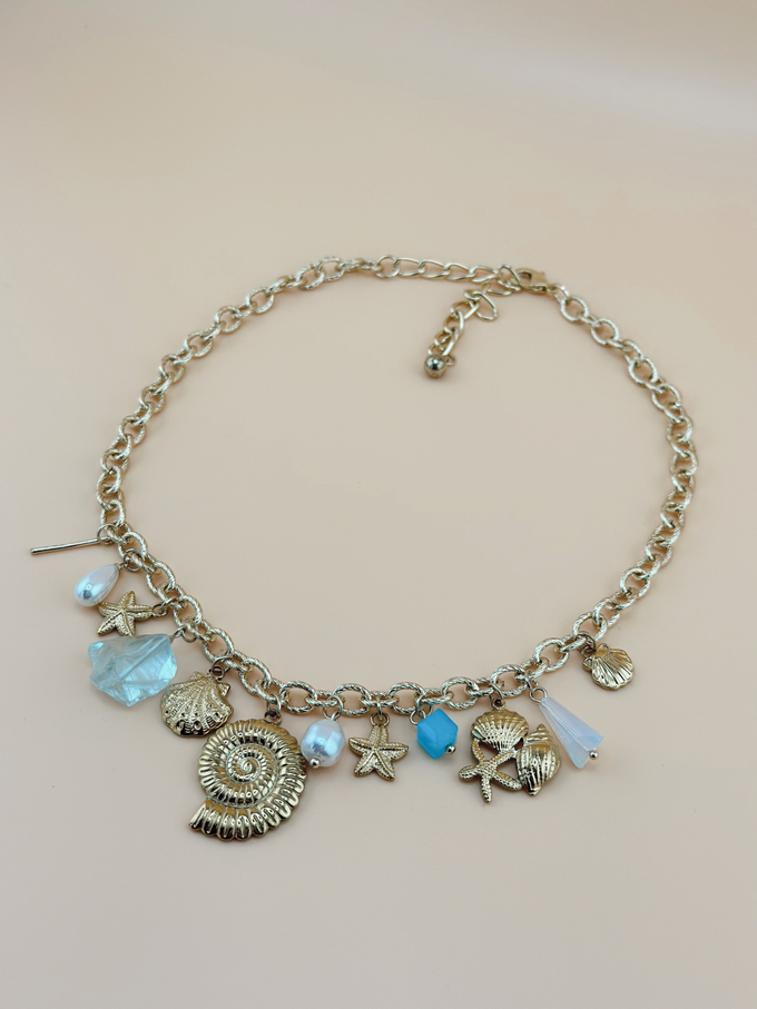 Колье с ракушками