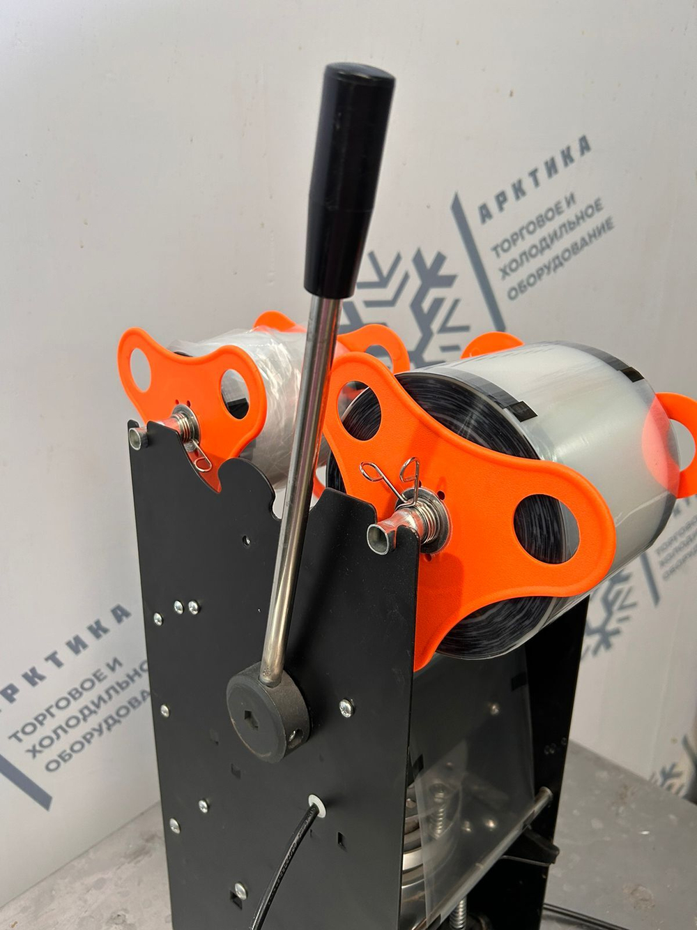 Автоматическая машина для запайки стаканов XL-700P