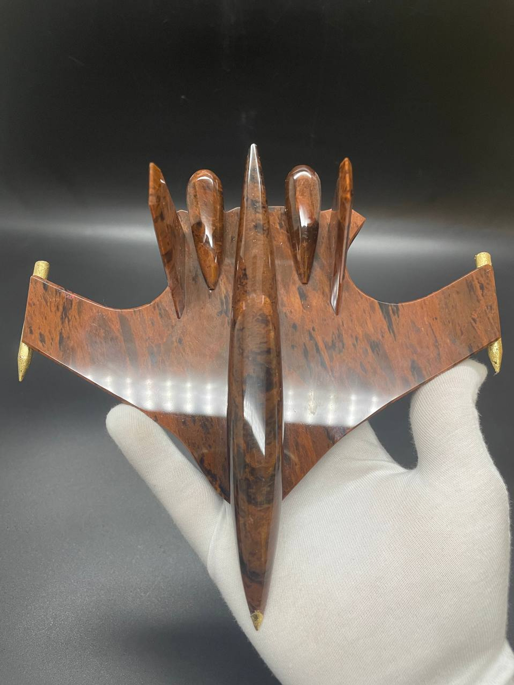 Истребитель из обсидиана в подарочной коробке