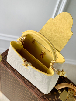 Louis Vuitton Capucines BB