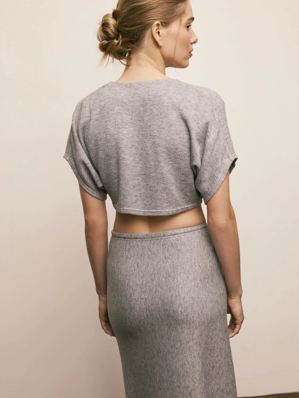 Топ «Essential Crop» серый