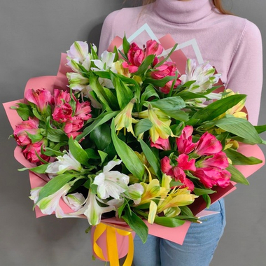 Букет из 9 альстромерий