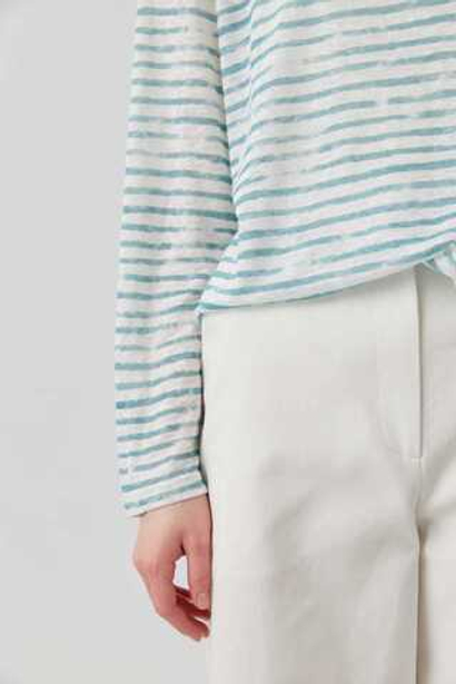 Топ с разрезами в голубую полоску из льна