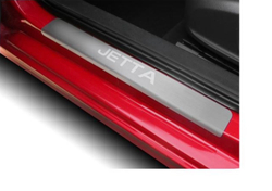 Накладки на пороги AutoMax для Volkswagen Jetta VI, VII поколение 2010-2019 2020-н.в., нерж. сталь, с надписью, 4 шт., AMVWJET01
